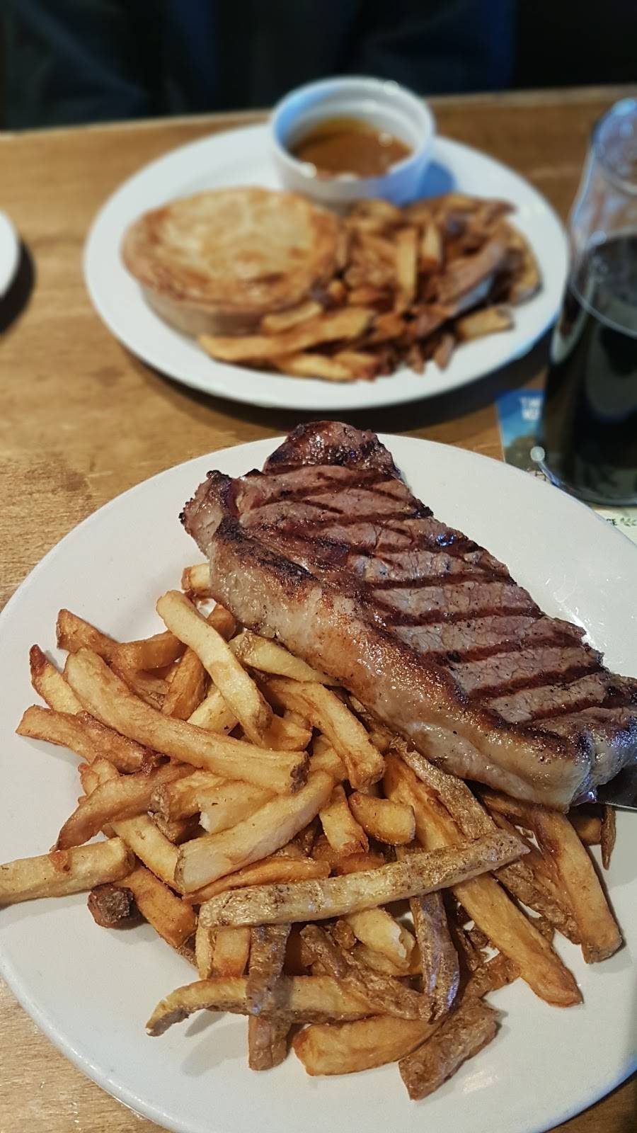 Kilt and Clover | restaurant | 17 Lock St, St. Catharines, ON L2N 5B6, Canada | 9056468917 OR +1 905-646-8917