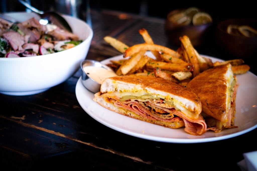 La Sirena Clandestina | restaurant | 954 W Fulton Market, Chicago, IL 60607, USA | 3122265300 OR +1 312-226-5300