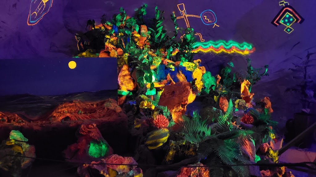 The Cave Cafe | restaurant | 4581 US-89, Kanab, UT 84741, USA | 4358190556 OR +1 435-819-0556