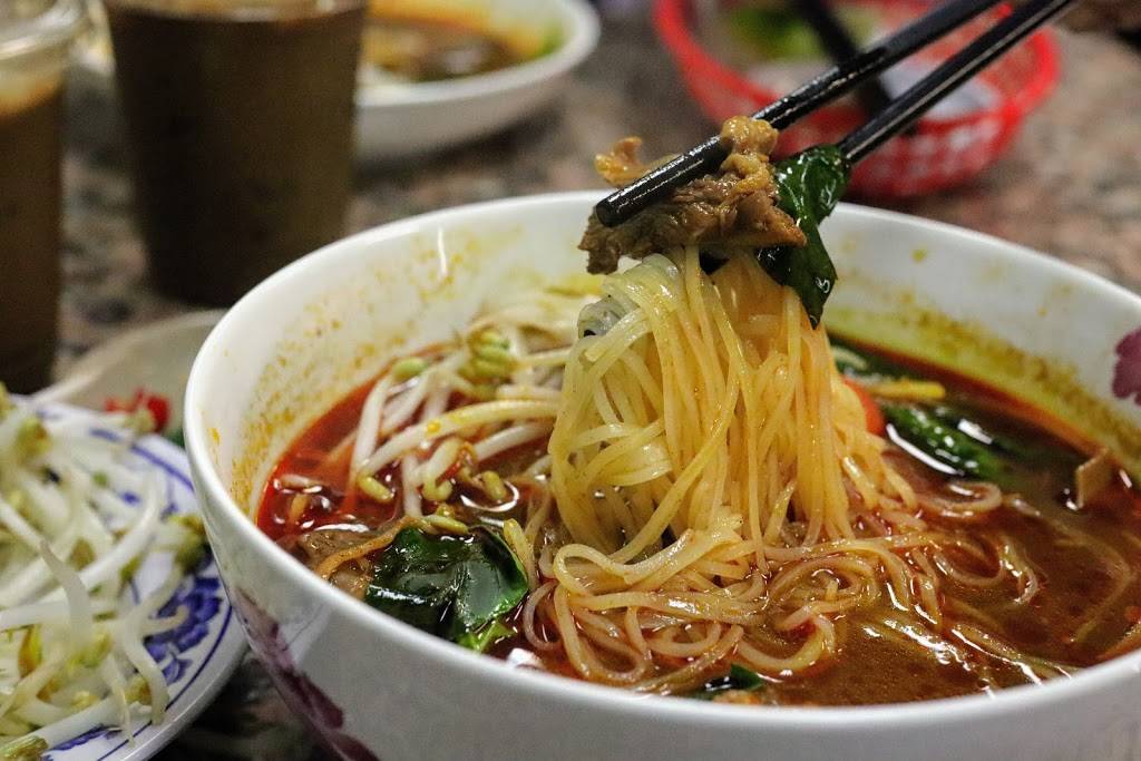 Huong Que Deli and Cafe | restaurant | 7127 Martin Luther King Jr Way S, Seattle, WA 98118, USA | 2067224318 OR +1 206-722-4318