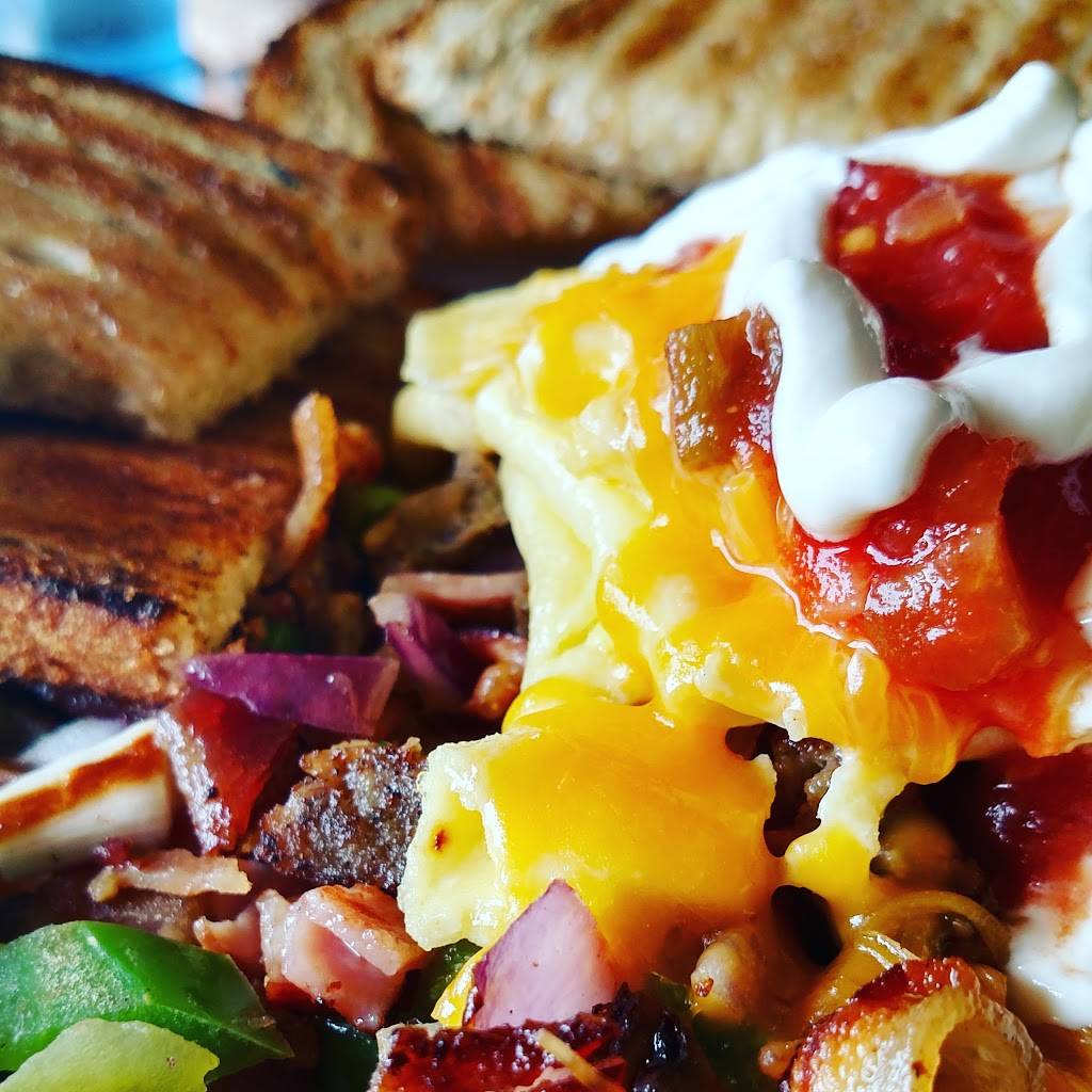 Howling Rooster Cafe | restaurant | 529 Englewood Ave, Buffalo, NY 14223, USA | 7168384440 OR +1 716-838-4440