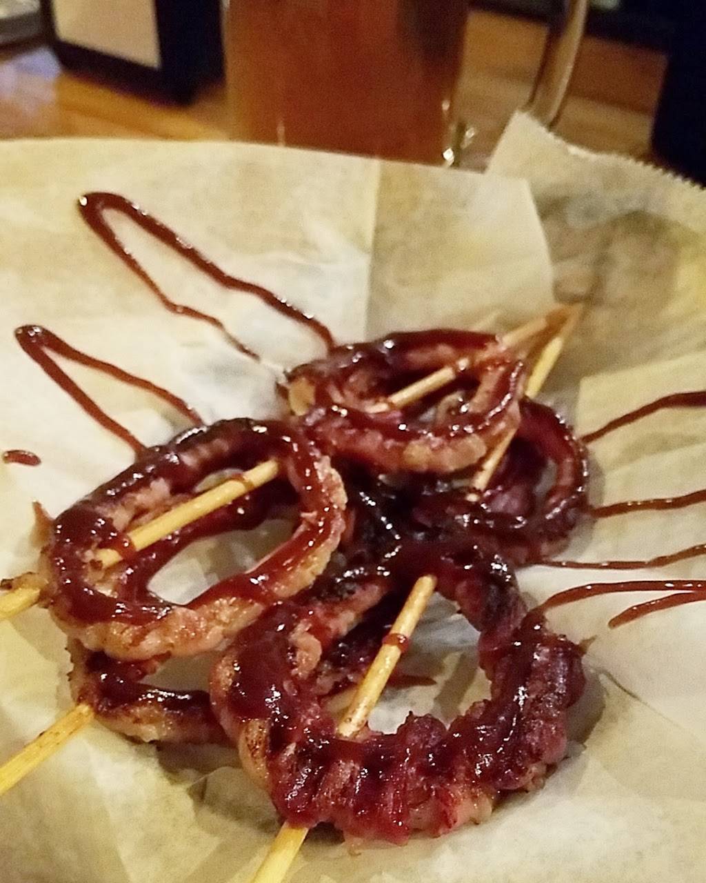 Tucks Ale House | restaurant | 160 Main St, Farmington, ME 04938, USA | 2078602666 OR +1 207-860-2666