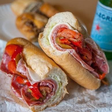 Its All Gravy Italian Market | restaurant | 6705 S Croatan Hwy, Nags Head, NC 27959, USA | 2524737326 OR +1 252-473-7326