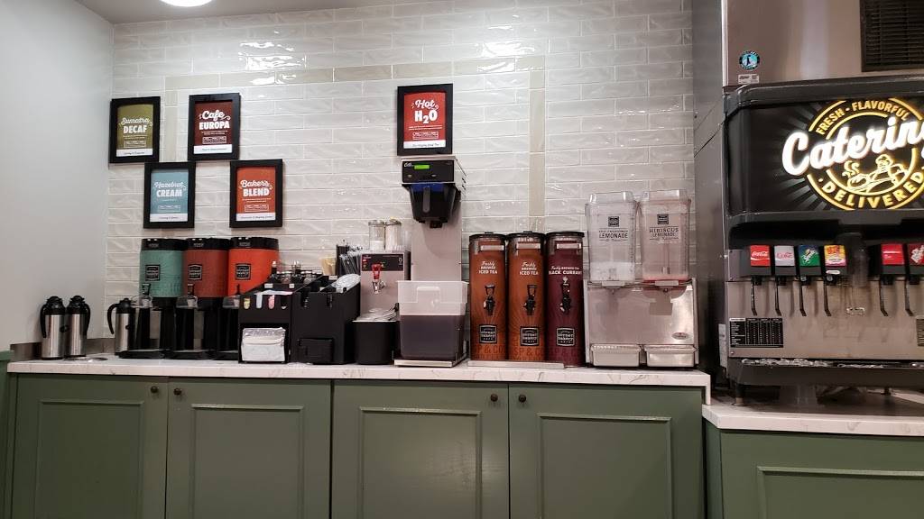 Corner Bakery Cafe | bakery | 3333 Bristol St Suite 1805, Costa Mesa, CA 92626, USA | 7149662404 OR +1 714-966-2404