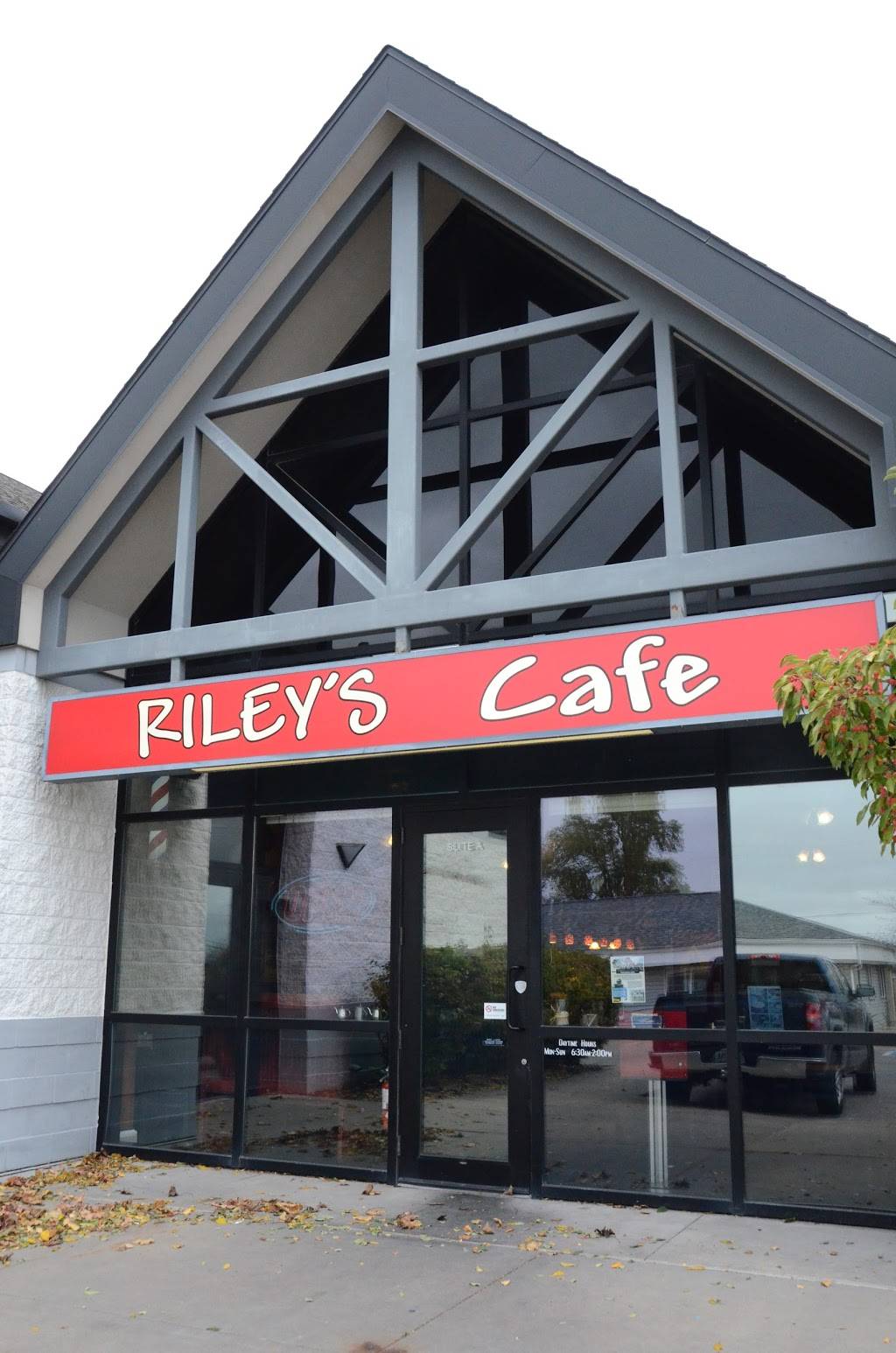Rileys Cafe | restaurant | Next Butcher Block Steakhouse, 568 Boyson Rd NE, Cedar Rapids, IA 52402, USA | 3198263667 OR +1 319-826-3667