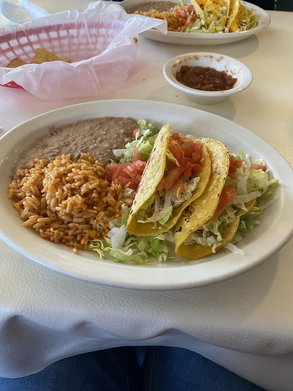 Mary & Titos Cafe | restaurant | 2711 4th St NW, Albuquerque, NM 87107, USA | 5053446266 OR +1 505-344-6266