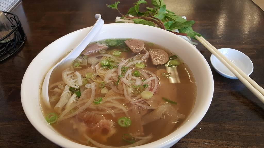 Phở M - Authentic Vietnamese Cuisine | restaurant | 1010 Riley St #1, Folsom, CA 95630, USA | 9167908289 OR +1 916-790-8289
