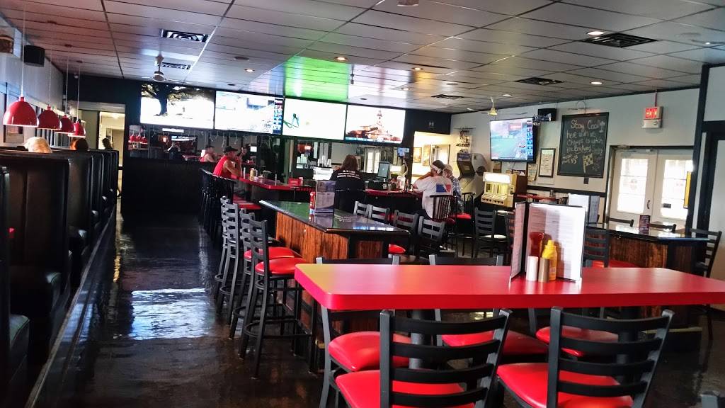 Mr. And Mrs. B Champs | restaurant | 2108 N Walnut St, Muncie, IN 47303, USA | 7652167126 OR +1 765-216-7126