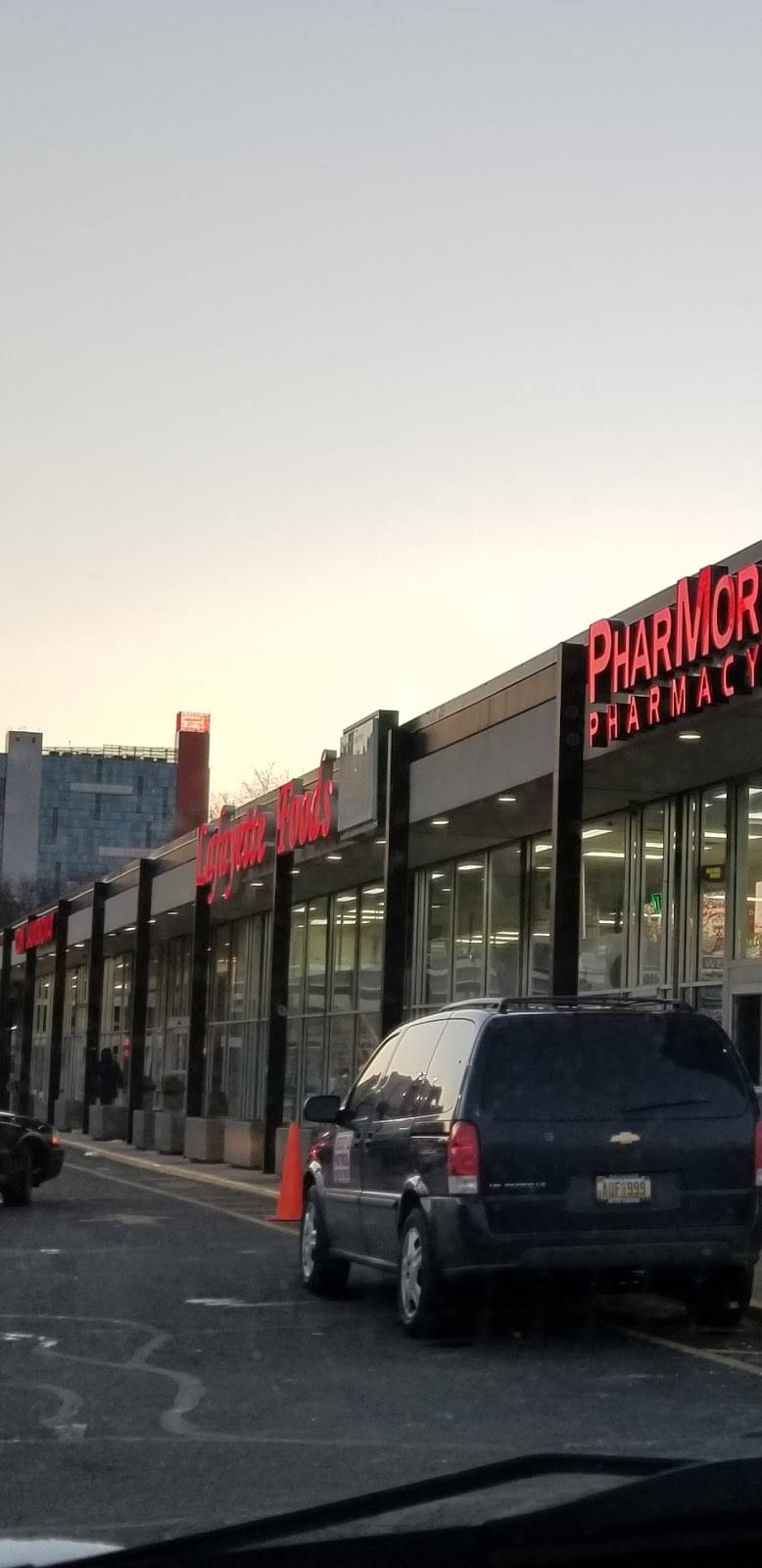 Lafayette Foods | restaurant | 1565 E Lafayette St, Detroit, MI 48207, USA | 3133965600 OR +1 313-396-5600