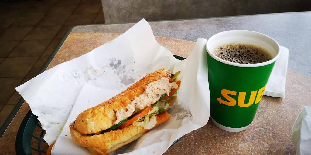 Subway | restaurant | 3235 Route Harwood, Vaudreuil-Dorion, QC J7V 8P2, Canada | 4504588686 OR +1 450-458-8686