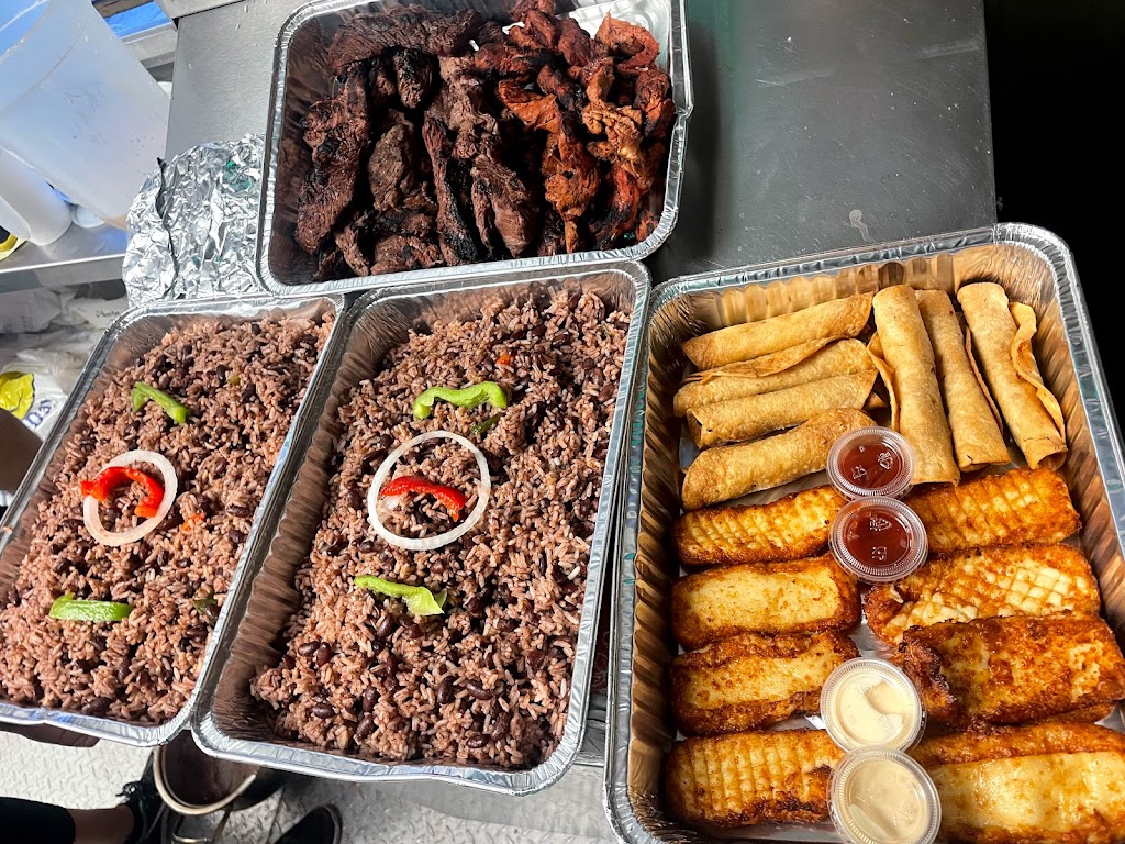 Fritanga Queen | restaurant | 23430 FM1314, Porter, TX 77365, USA | 3462325146 OR +1 346-232-5146