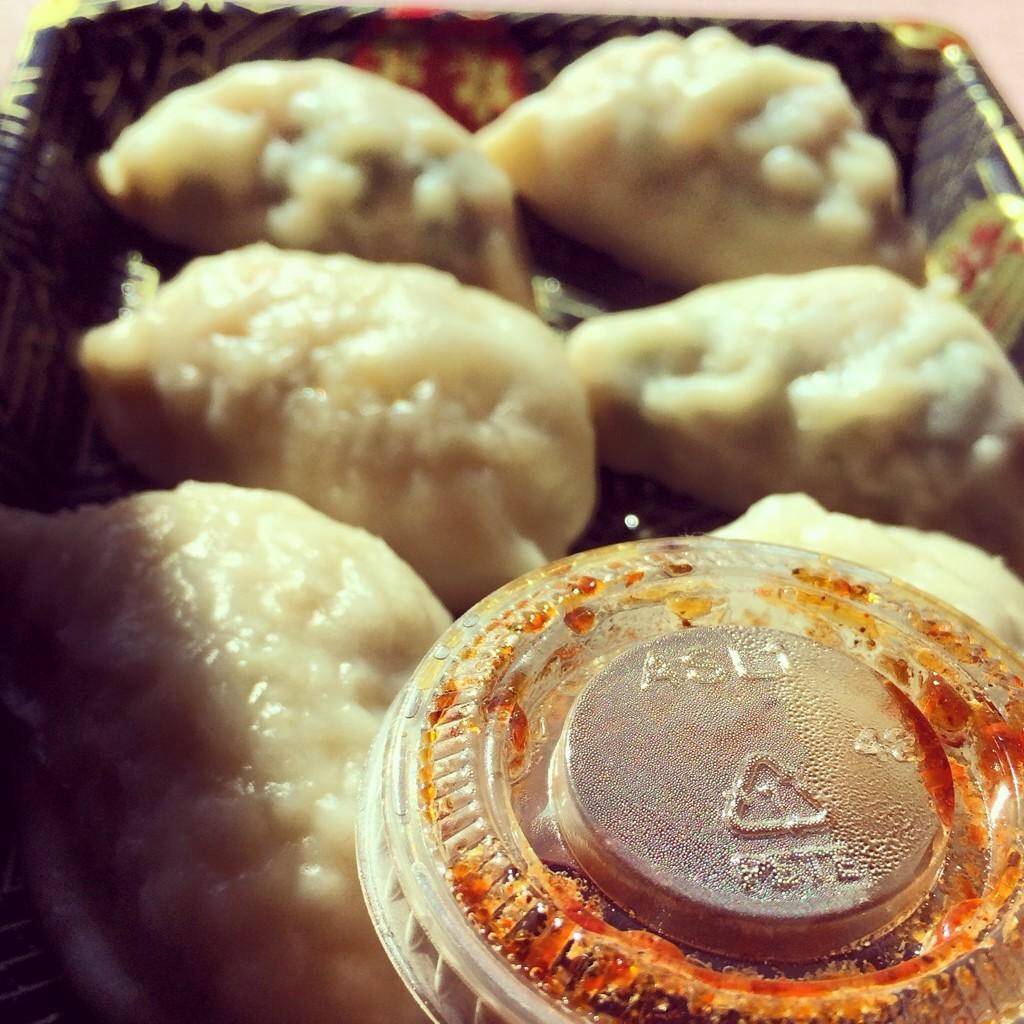 Yum Dum Truck | restaurant | 1924 W Division St, Chicago, IL 60622, USA | 8473761925 OR +1 847-376-1925