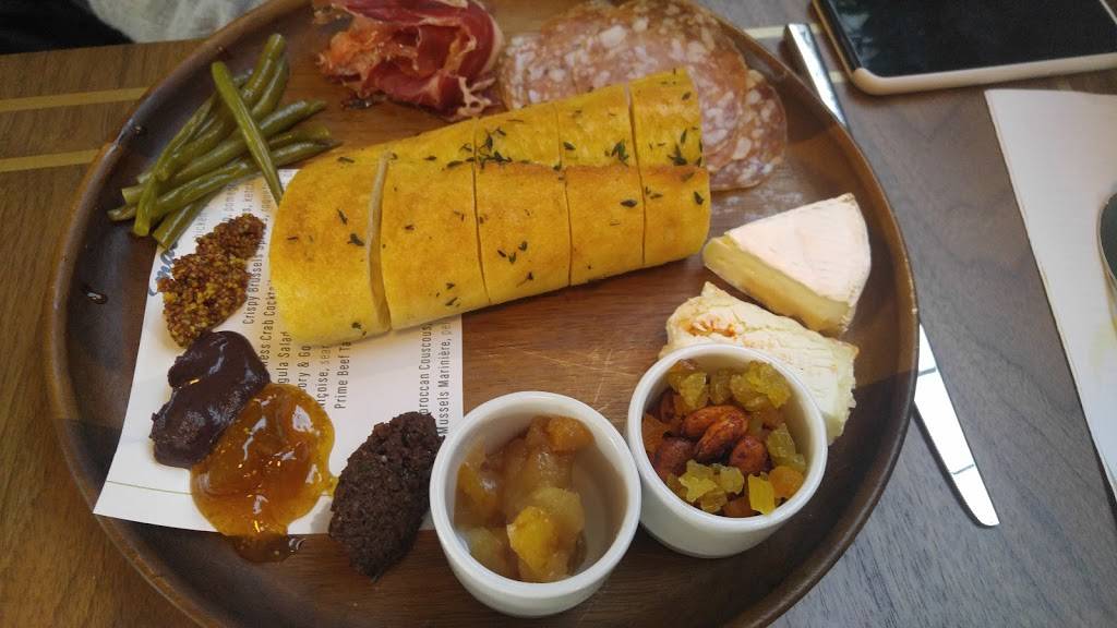 Bistro Jolie | restaurant | 2922 Beverly Glen Cir, Los Angeles, CA 90077, USA | 3107739484 OR +1 310-773-9484