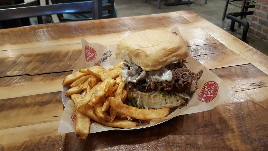 Mugshots Grill & Bar Oxford | restaurant | 1400 Merchants Dr, Oxford, MS 38655, USA | 6623805054 OR +1 662-380-5054