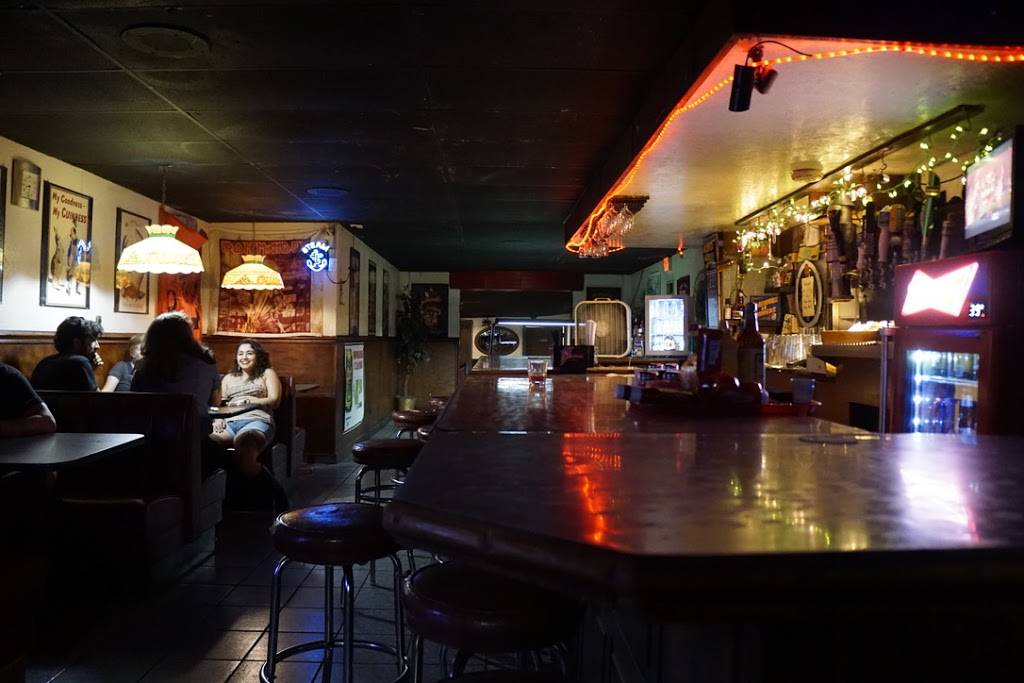 Carraros & Joes Place | restaurant | 108 Vassar Dr SE, Albuquerque, NM 87106, USA | 5052682300 OR +1 505-268-2300