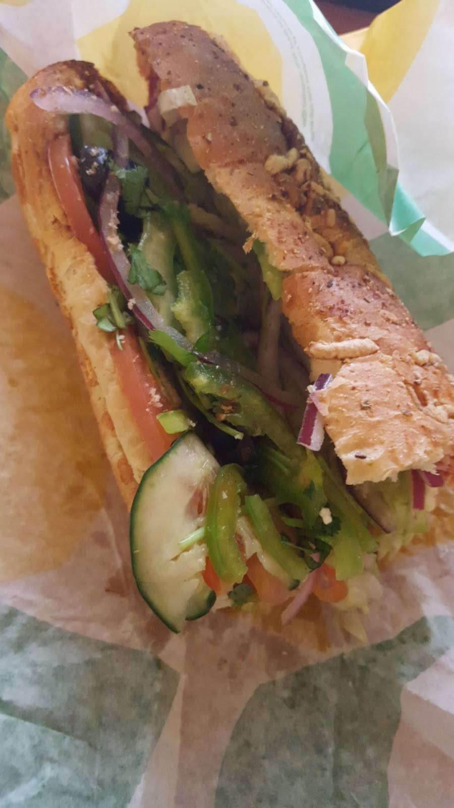 Subway Restaurants | restaurant | 1728 S Western Ave, Los Angeles, CA 90006, USA | 3237313592 OR +1 323-731-3592