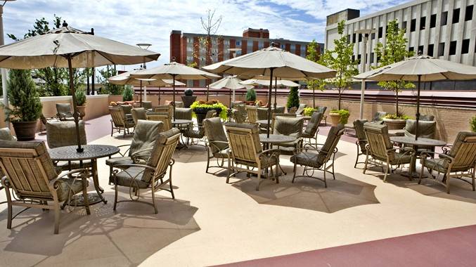 Avenue Bar & Grill | restaurant | 611 W Wisconsin Ave, Milwaukee, WI 53203, USA | 4142717327 OR +1 414-271-7327