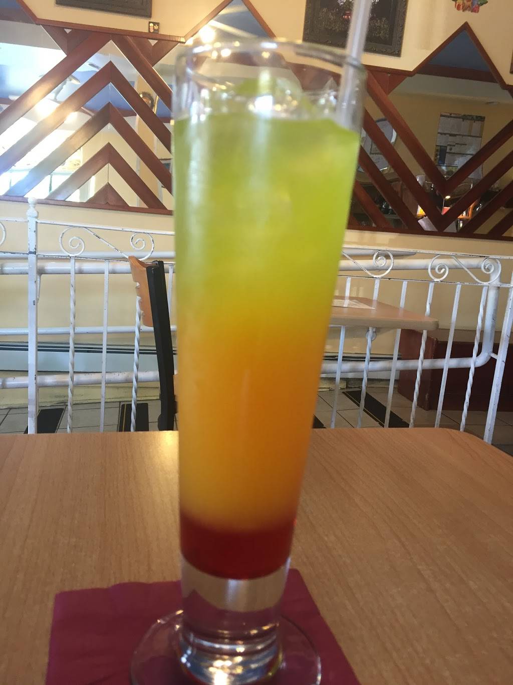 El Santaneco Restaurant | meal delivery | 24 5th St, Chelsea, MA 02150, USA | 6178845005 OR +1 617-884-5005