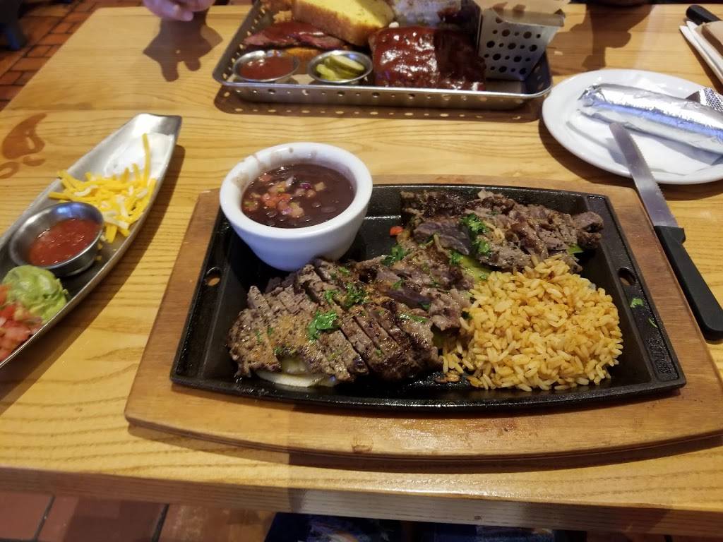 Chilis Grill & Bar | restaurant | 3840 W 10th St, Greeley, CO 80634, USA | 9703520160 OR +1 970-352-0160