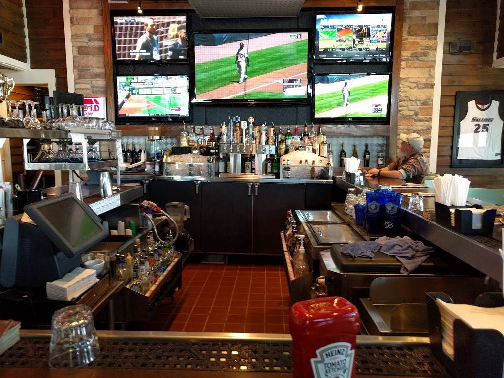 Chilis Grill & Bar | restaurant | 1240 E Main St, Carbondale, IL 62902, USA | 6185298083 OR +1 618-529-8083