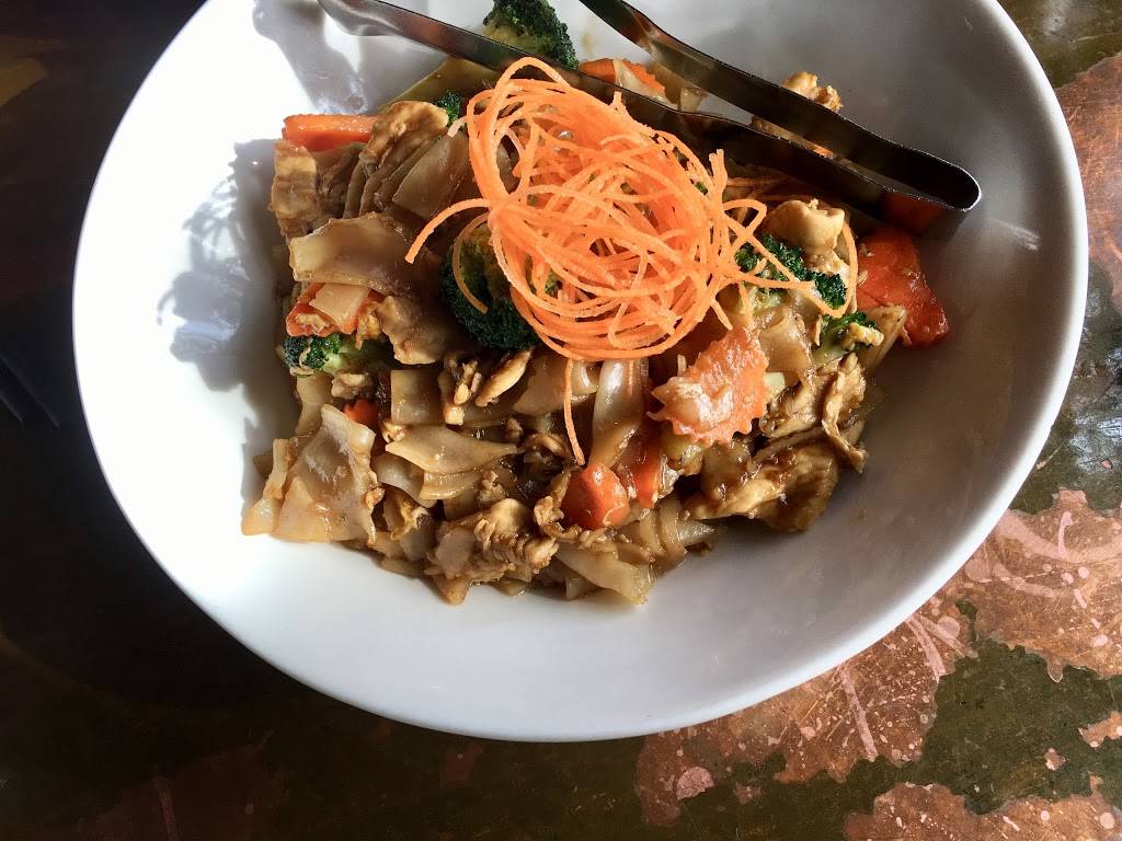 Thai Basil | restaurant | 95 Railroad Ave, Greenwich, CT 06830, USA | 2036189888 OR +1 203-618-9888