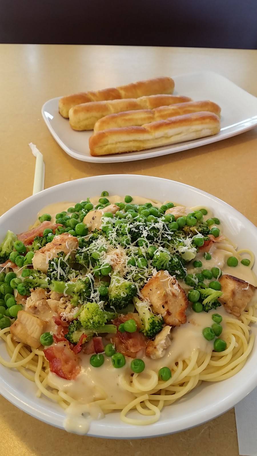 Fazolis | restaurant | 703 W 3rd St, Jasper, IN 47546, USA | 8126341574 OR +1 812-634-1574