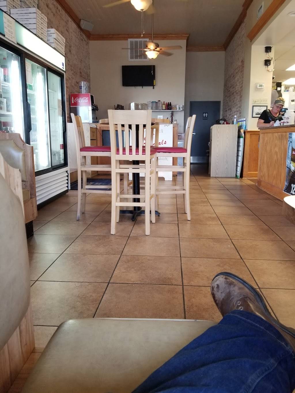 Pit Stop Pizza & Pub | restaurant | 1148 7th St, Virgilina, VA 24598, USA | 4345854000 OR +1 434-585-4000