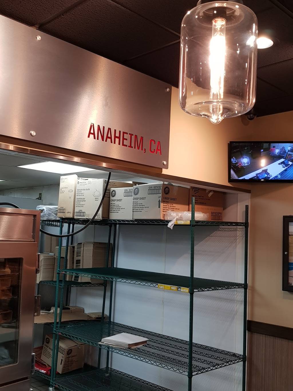 Pizza Hut | restaurant | 521 W Chapman Ave, Anaheim, CA 92802, USA | 7147402300 OR +1 714-740-2300