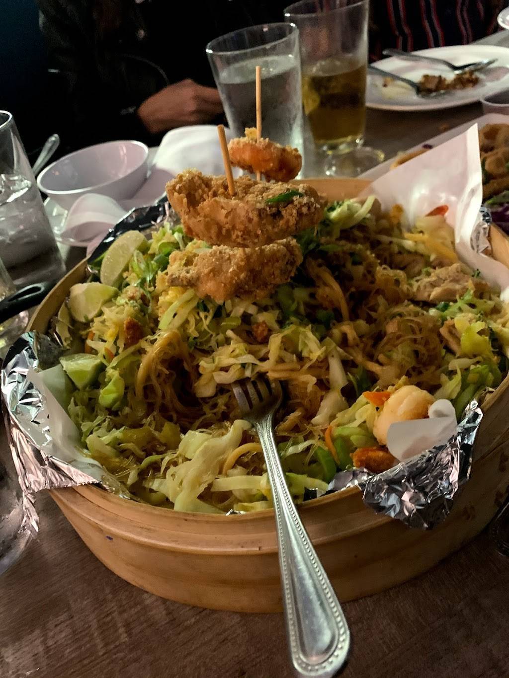 The Noypitz Bar & Grill | restaurant | 333 S Alameda St SUITE 115, Los Angeles, CA 90013, USA | 2139887326 OR +1 213-988-7326