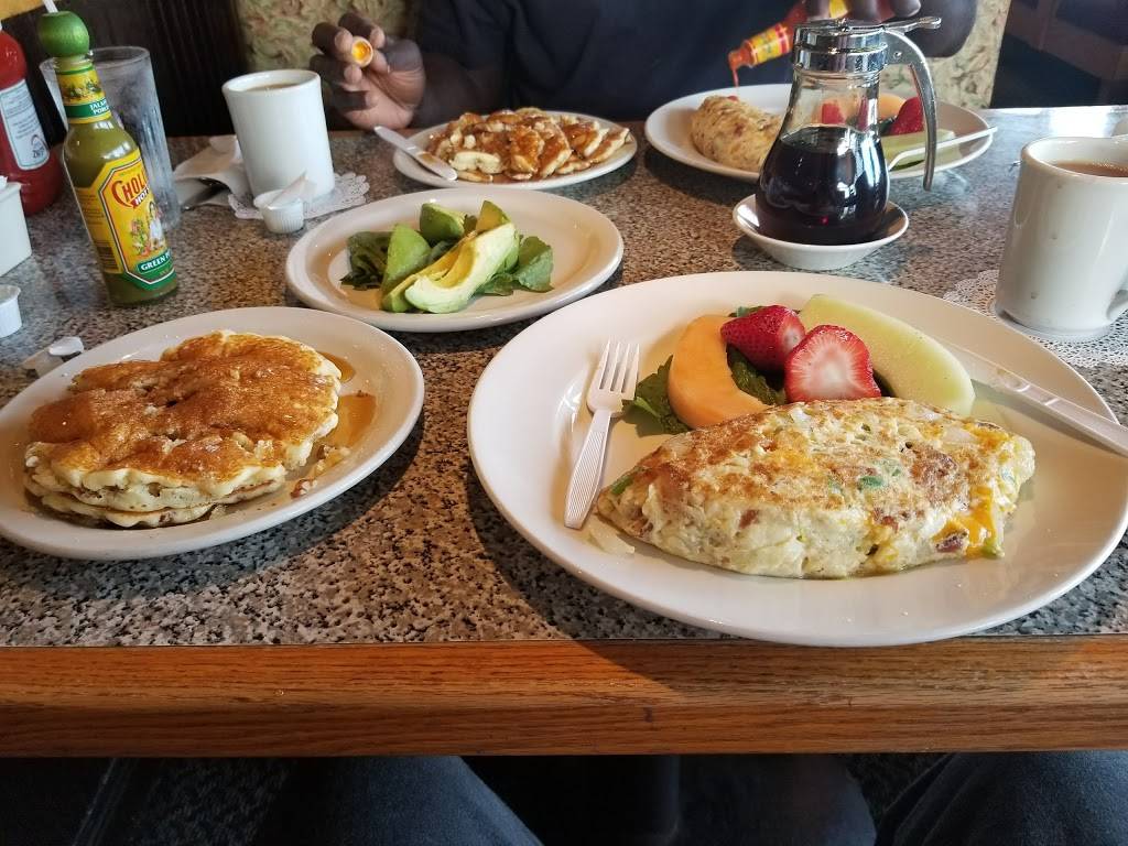 Egg Basket Pancake House | bakery | 880 S Barrington Rd, Streamwood, IL 60107, USA | 6304831200 OR +1 630-483-1200