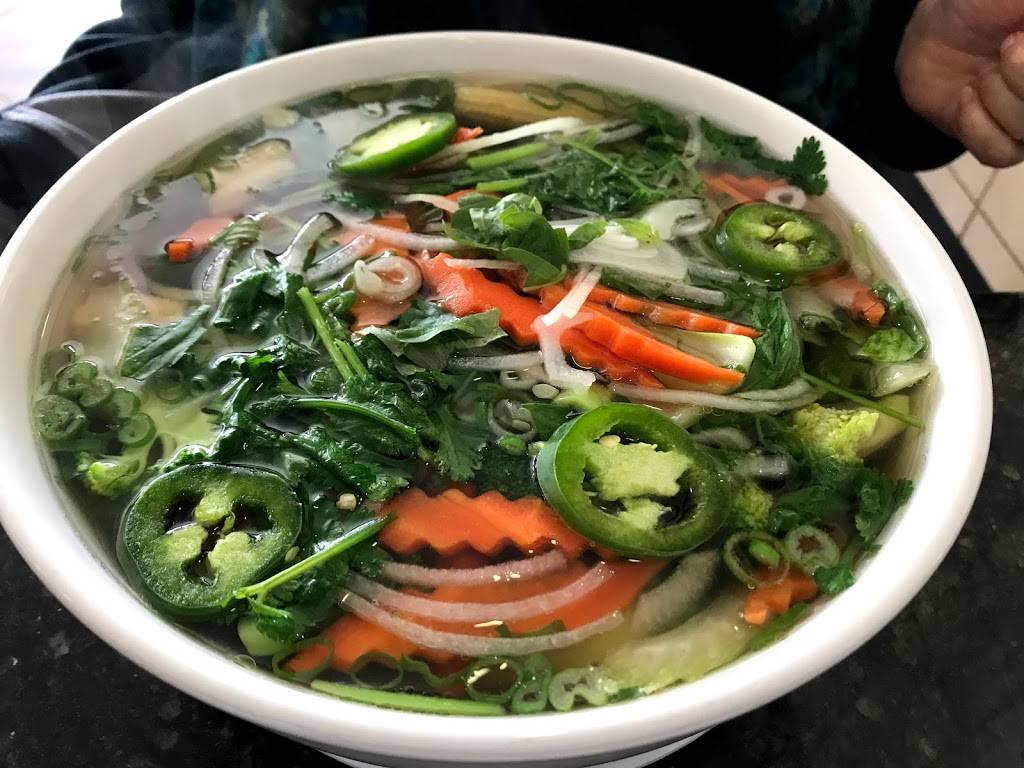 Pho Lee | restaurant | 1700 E Valley Pkwy, Escondido, CA 92027, USA | 7607379988 OR +1 760-737-9988