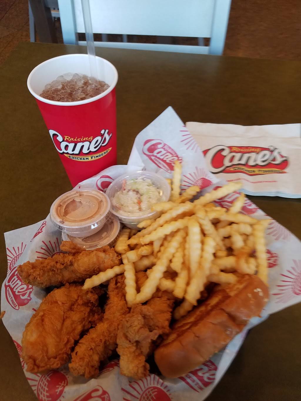Raising Canes Chicken Fingers | meal takeaway | 1600 N Hwy 77, Waxahachie, TX 75165, USA | 9729230311 OR +1 972-923-0311