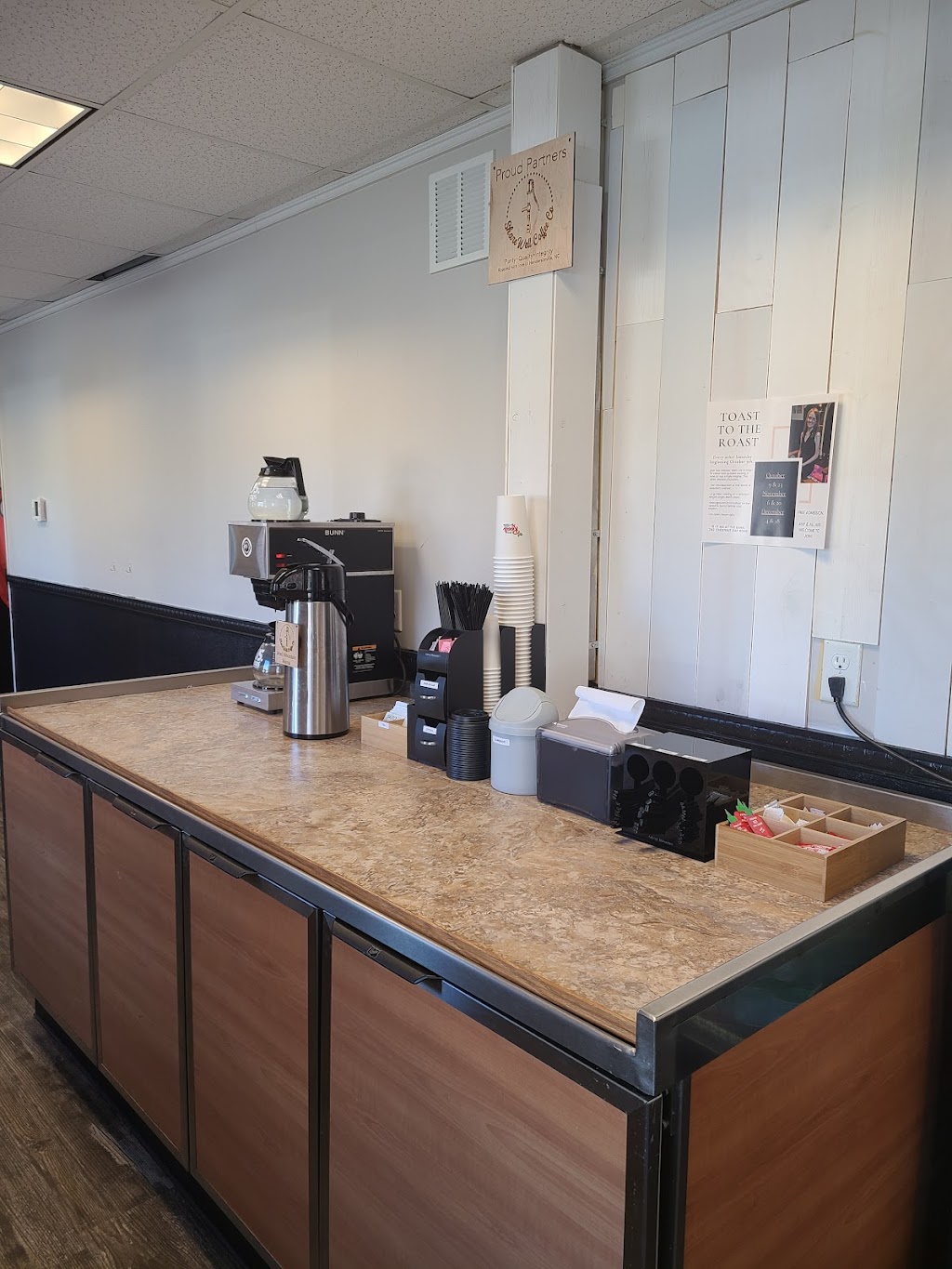 Roots Smoothie & Juice Bar | restaurant | 1620 Brevard Rd, Hendersonville, NC 28791, USA | 8285952378 OR +1 828-595-2378