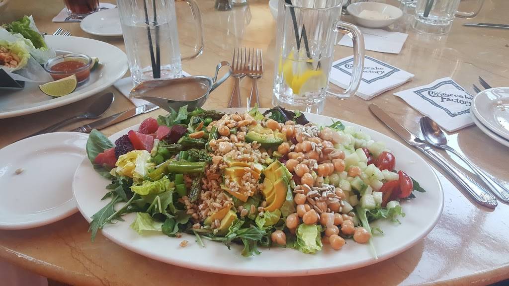 The Cheesecake Factory | restaurant | 24265 Cedar Rd, Lyndhurst, OH 44124, USA | 2166913387 OR +1 216-691-3387
