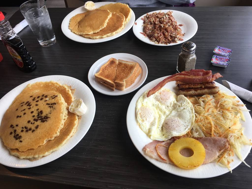 Lucas Coney Island | restaurant | 2010 N Opdyke Rd, Auburn Hills, MI 48326, USA | 2483731820 OR +1 248-373-1820