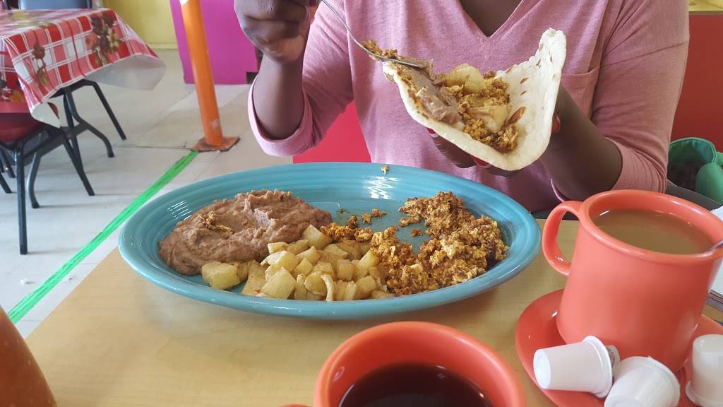 Marias Cafe | restaurant | 1401 Cupples Rd, San Antonio, TX 78226, USA | 2104389010 OR +1 210-438-9010