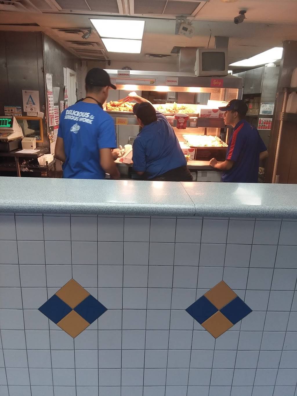 Churchs Chicken | restaurant | 714 NW Grand Ave, Phoenix, AZ 85007, USA | 6022582267 OR +1 602-258-2267