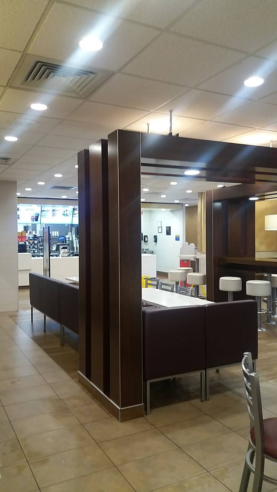 McDonalds | cafe | 2324 Nesconset Hwy, Stony Brook, NY 11790, USA | 6317511617 OR +1 631-751-1617