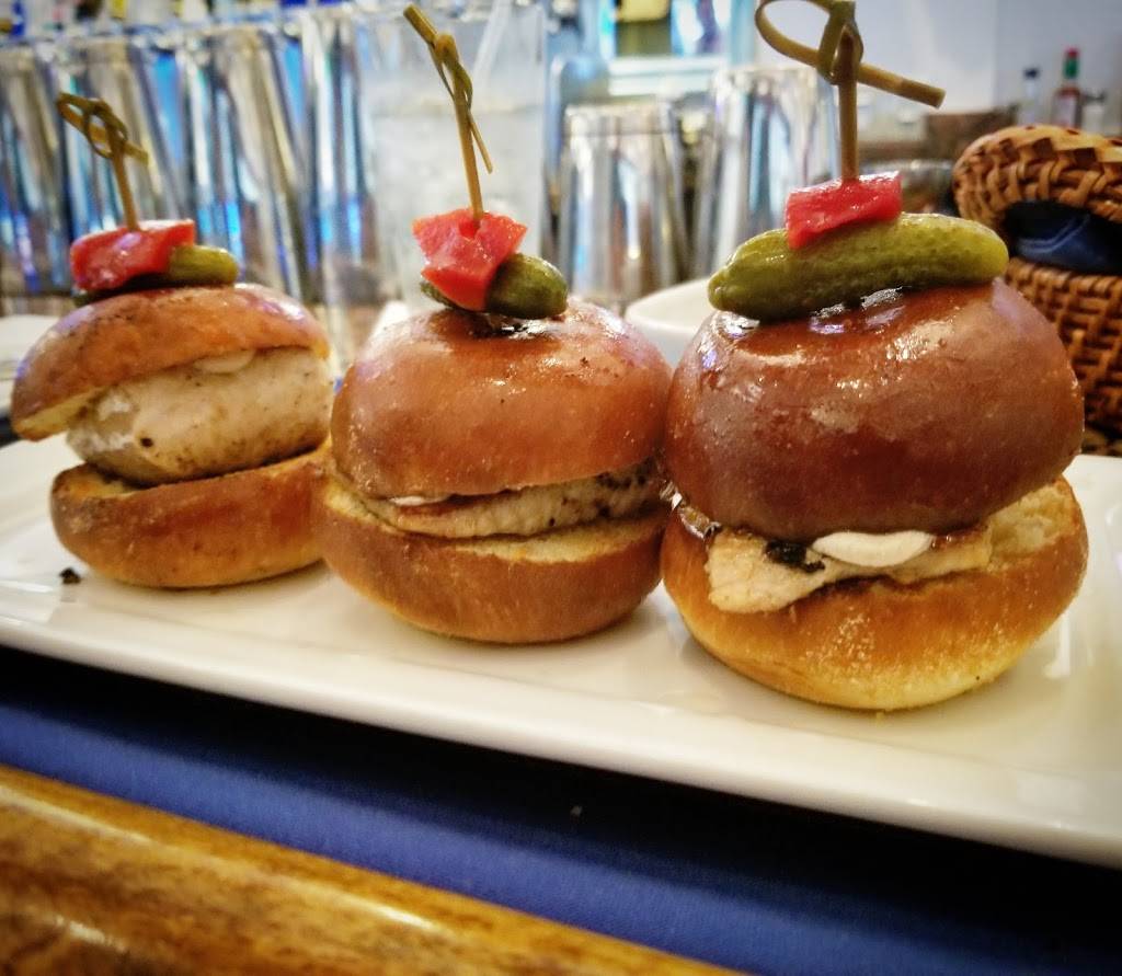 The Greek Joint Kitchen & Bar | restaurant | 1925 Hollywood Blvd, Hollywood, FL 33020, USA | 9549299966 OR +1 954-929-9966