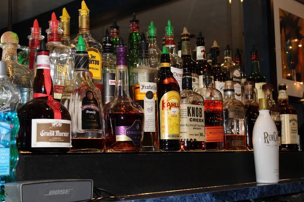 Pointe Dining | restaurant | 1881 7 Mile Dr, New Philadelphia, OH 44663, USA | 3303644303 OR +1 330-364-4303