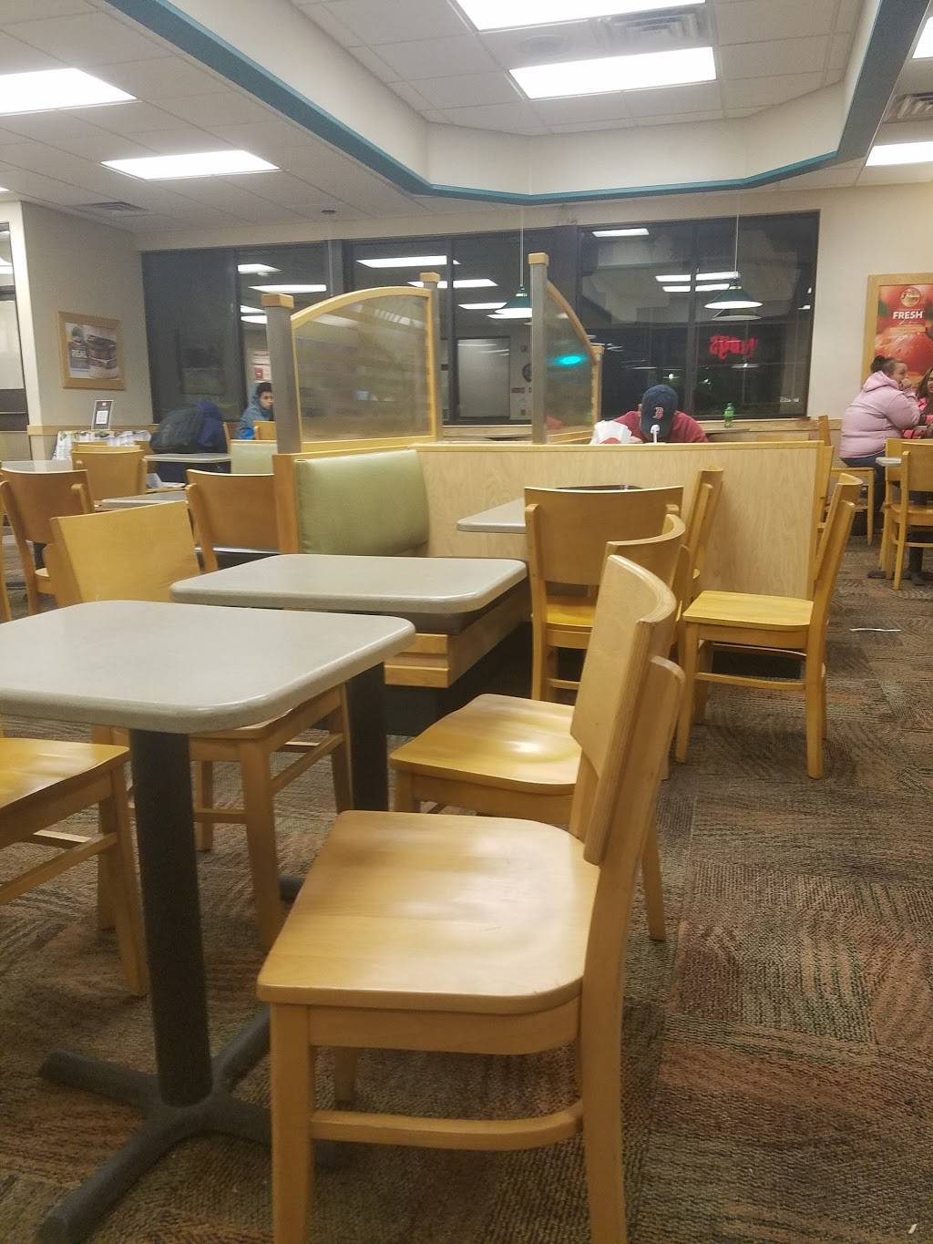 Wendys | restaurant | 91 Lafayette St, Salem, MA 01970, USA | 9787459545 OR +1 978-745-9545