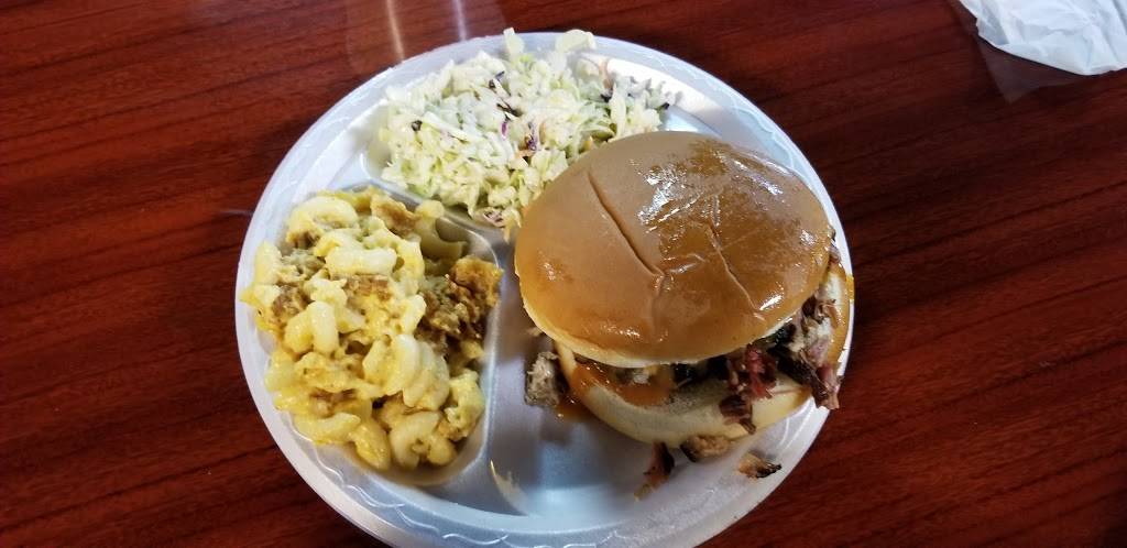 Jazzys BBQ | restaurant | 5703 W Waters Ave, Tampa, FL 33634, USA | 8132438872 OR +1 813-243-8872