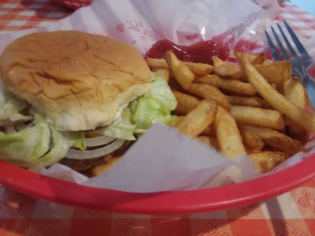 FireHouse Quick Stop & Pizza | restaurant | 5872 OH-140, Wheelersburg, OH 45694, USA | 7407781030 OR +1 740-778-1030