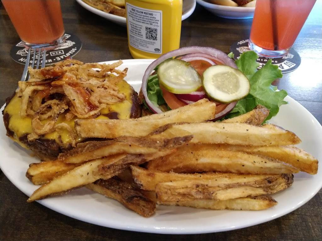 Lucys Burgers | restaurant | 1190 County Rd J #700, White Bear Lake, MN 55127, USA | 6517567788 OR +1 651-756-7788