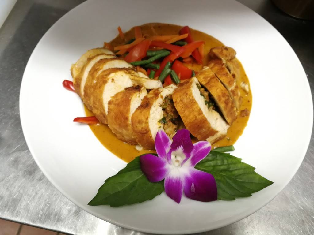Chao Phaya Thai Cuisine | restaurant | 900 Easton Ave, Somerset, NJ 08873, USA | 7322141348 OR +1 732-214-1348