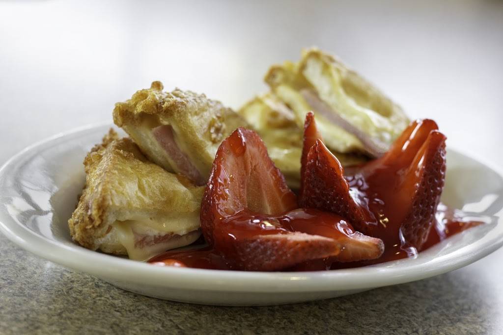 Eddys Family Dining | restaurant | 30149 Ford Rd, Garden City, MI 48135, USA | 7344229100 OR +1 734-422-9100