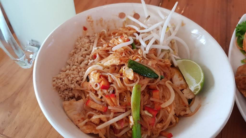 Mum Mum Restaurant | restaurant | 10945 George Mason Cir #135, Manassas, VA 20110, USA | 5712080264 OR +1 571-208-0264