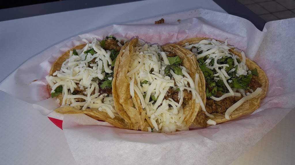 Frankies Fast Food | restaurant | 720 E Rand Rd, Mt Prospect, IL 60056, USA | 8475909545 OR +1 847-590-9545