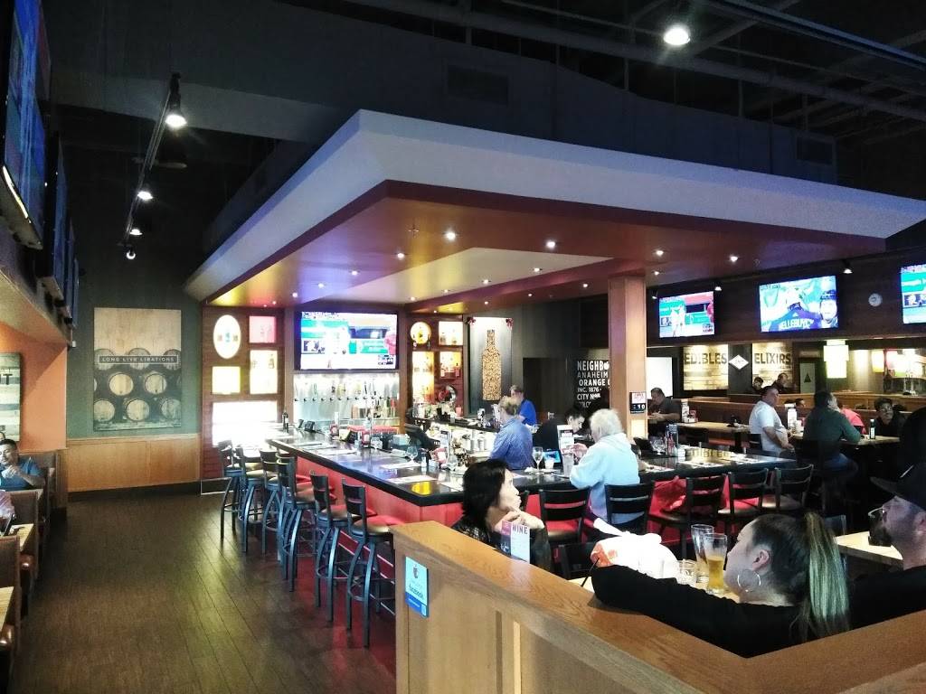 Applebees Grill + Bar | restaurant | 2114 E Lincoln Ave, Anaheim, CA 92806, USA | 7148177806 OR +1 714-817-7806