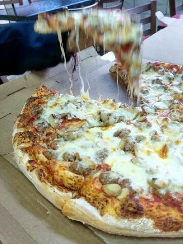 Gigios Pizzeria | restaurant | 4643 N Broadway, Chicago, IL 60640, USA | 7732712273 OR +1 773-271-2273